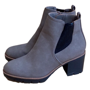 Naturalizer Madalyn Gore taupe heeled boots, booties. Women’s size 9.5